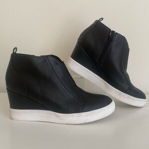 MIA Arianna Slip On Wedge Bootie Size 8.5 Perforated Faux Leather Wedge Sneakers